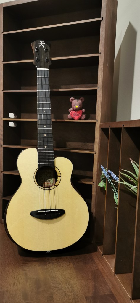 aNueNue Moonbird UT200 Tenor&nbsp;Ukulele